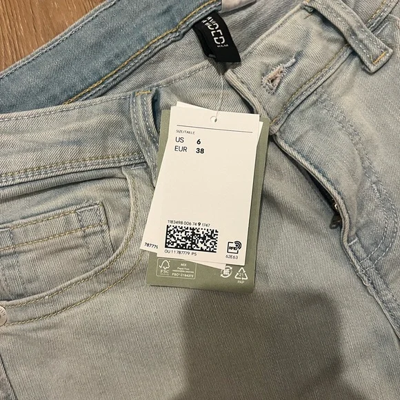 NWT H&M low rise flare jeans w/ back pocket flaps size 6 color light denim blue - Picture 6 of 6